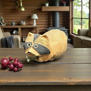 Artesania Rinconada Raccoon #60 Figurine– Handcrafted Ceramic Sculpture